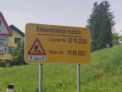 Znak ob delovišču kaže, da bodo dela končana do sredine septembra. (Foto: Štajerski val)
