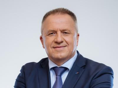 Zdravko Počivalšek, aktualni gospodarski minister in podpredsednik vlade, na tokratnih volitvah kandidira na listi Povežimo Slovenijo.
