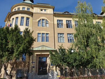 Stavba, v kateri danes domuje Gimnazija Celje-Center, je bila zgrajena leta 1912. (Foto: Radio Štajerski val)