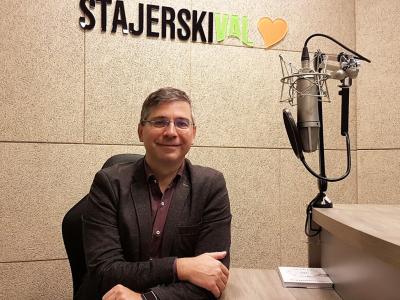 Aleksander Šinigoj, priznani predavatelj, motivacijski govorec, licenciran NLP trener in avtor večih knjig s področja osebne in poslovne rasti.