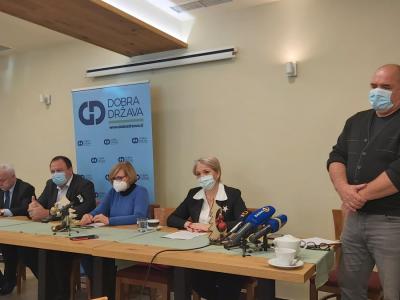Argumente proti gradnji visečega mostu v Celju so predstavili na novinarski konferenci. (Foto: Radio Štajerski val)