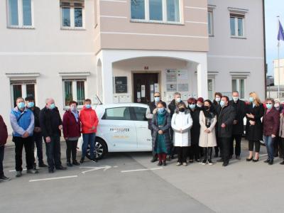 Električno vozilo za projekt Prostofer je kupila vojniška občina. (Foto: Lea Sreš)
