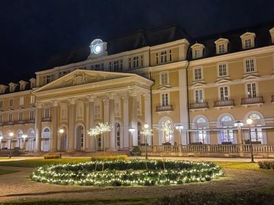 V Rogaški Slatini bodo lučke prižgali nocoj, posebej čaroben je v decembrskih dneh sprehod po Zdraviliškem parku. (Foto: arhiv Štajerskega vala)