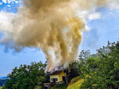 Požar na kmetiji Pižorn, Andraž nad Polzelo  (Foto: GZ ŽALEC)
