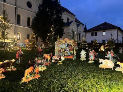 V Božičnem Vojniku je tokrat na ogled še več jaslic kot v prejšnjih letih. (Foto: Štajerski val)