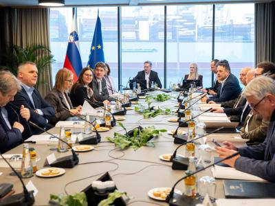 Prejšnji teden je vlada obiskala obalno-kraško regijo in obisk prav tako začela s skupno sejo. Ta bo tokrat v Podčetrtku. (Foto: Bor Slana/STA)