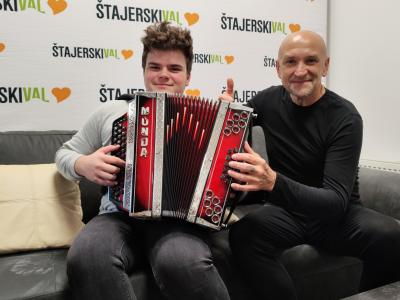 Štajerski val so na današnji torek preplavili zvoki harmonike, za kar je poskrbel mladi nadebudni Nik. (Foto: Štajerski val)
