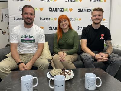 Jasna Orešič je dolga leta aktivna v Kulturno-umetniškem društvu Janko Živko Poljčane, ki ga je več mandatov tudi vodila, danes je v njegovo delo vpeta kot podpredsednica.