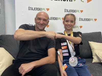 Silvester je pred mikrofonom z mlado Zabryno spregovoril o twirlingu. (Foto: Štajerski val)