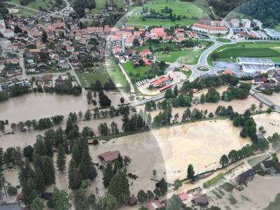 Tokratna vodna ujma je najhujša v zgodovini Slovenije. Med najbolj prizadetimi je tudi Zgornja Savinjska dolina, na fotografiji je prizor iz Mozirja.