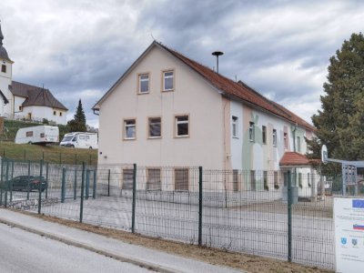 V prihodnjem letu je 8 otrok, ki se bodo vpisovali v prvi razred in bi spadali v podružnico v Kompolah. (Foto: Google maps)