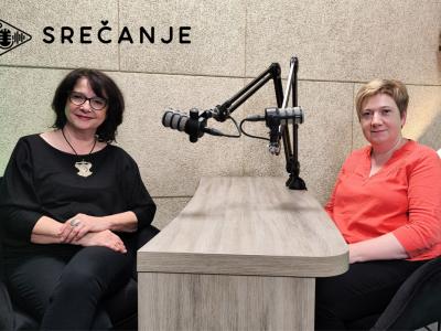Prisluhni navdihujoči zgodbi Jane Turk Šulc, prejemnice priznanja Andragoškega centra Slovenije, v podkastu SREČANJE na Štajerskem valu. Gostila jo je Tanja Jurjec. (Foto: Štajerski val)