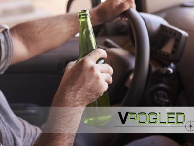 Policisti Policijske uprave Celje ugotavljajo, da povprečno več kot tretjina voznikov, ki povzroči prometno nesrečo, vozi pod vplivom alkohola. (Foto: Freepik)