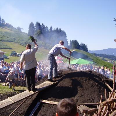 Dan oglarjev na Starem vrhu