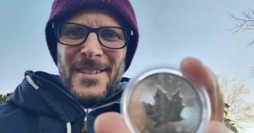 The 10,000. Customer Mr. Rüdiger B. with the present from Elementum. 