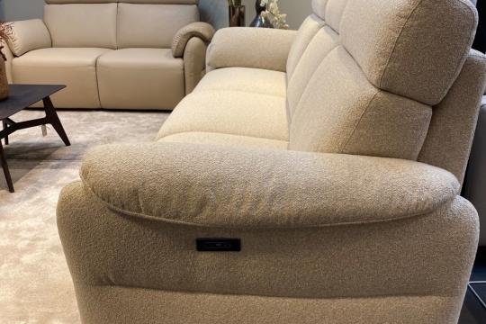 Dvosed in trosed HOUSTON- razstavni eksponat 