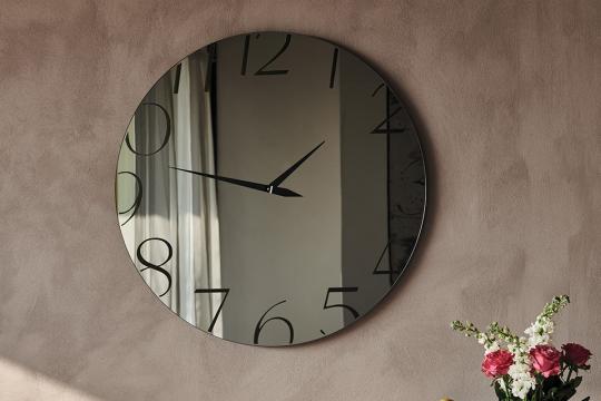 Ogledalo - ura MOMENT