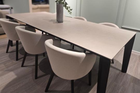 Stol BAND + stolice TUKA -25%