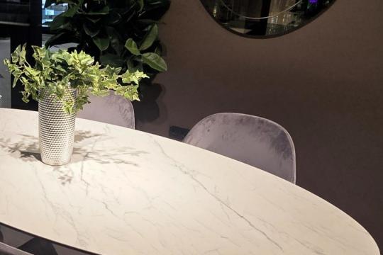 Stol ELLISSE + stolice ACADEMY -50%