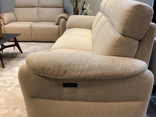 Dvosed in trosed HOUSTON- razstavni eksponat