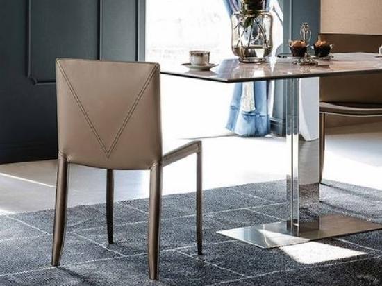 Stol PIUMA in PIUMA EDITION