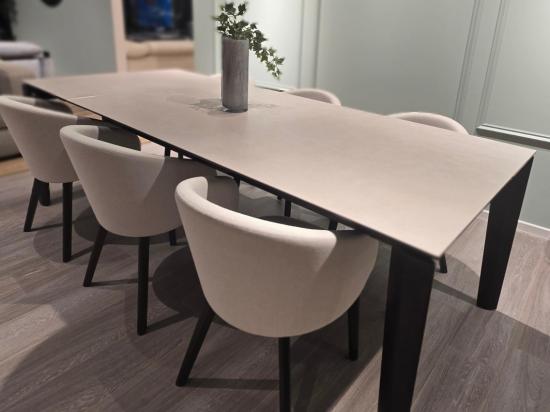 Stol BAND + stolice TUKA -25%