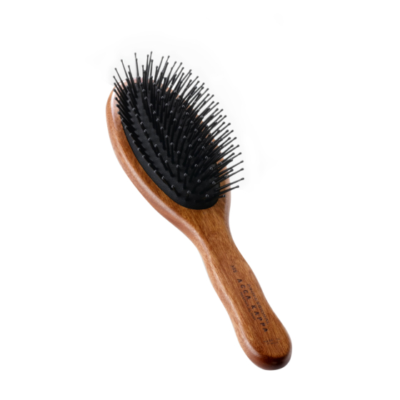 Ovalna lesena krtača