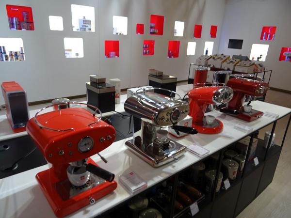 Ogled illycaffe v Trstu - slika 7