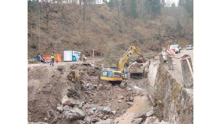 Rušenje starega mostu na Fužinah. Foto: arhiv občine