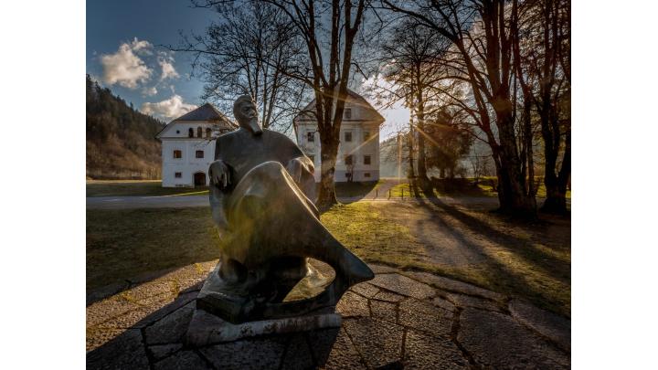 Gospodarsko poslopje na Dvorcu Visoko. Foto: Miha Prijatelj