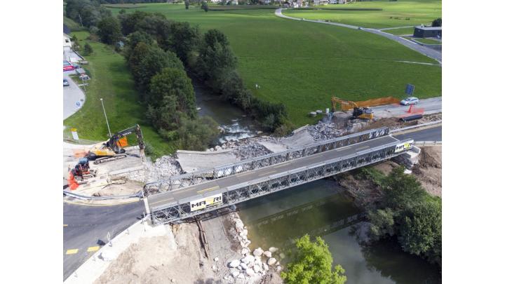 Pričetek gradnje novega mostu v Gorenji vasi. Foto: Vito Debelak