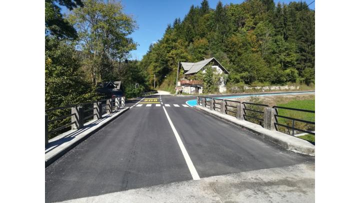 Obnova lokalne ceste Hotavlje – Suša, odsek Tesnar – otroško igrišče. Foto: Gašper Čadež