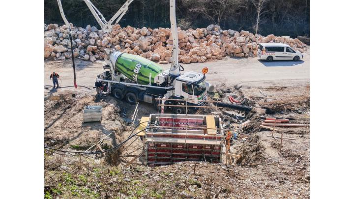 Betoniranje sten pri črpališču Kopačnica