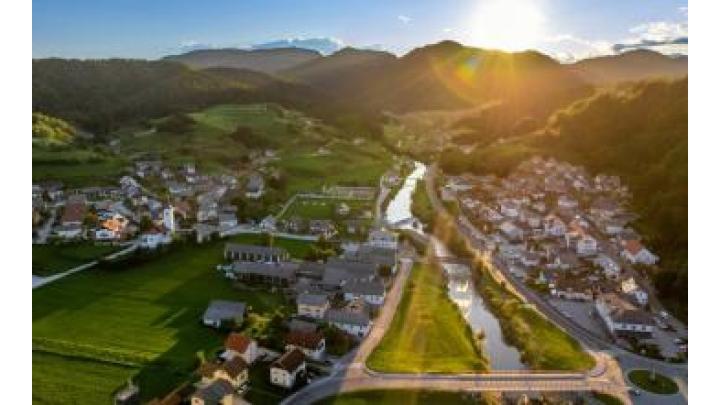 Gorenja vas v Poljanski dolini