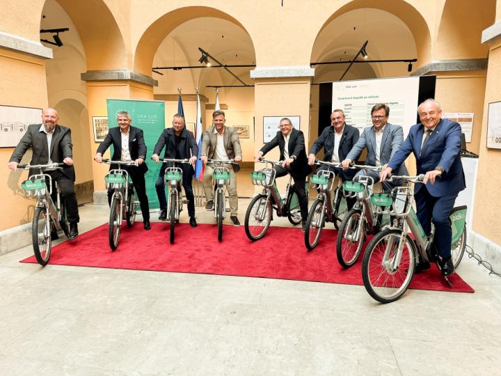 Župani na e-kolesih svojih občin_Foto Urša Peršič