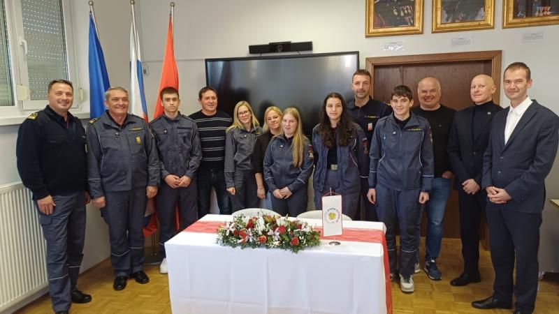 Elementum že četrto leto podeljuje štipendije mladim gasilcem