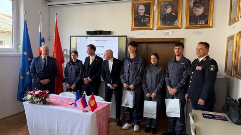 Elementum in Gasilska zveza Slovenije že peto leto zapored podelila štiri štipendije mladim gasilcem
