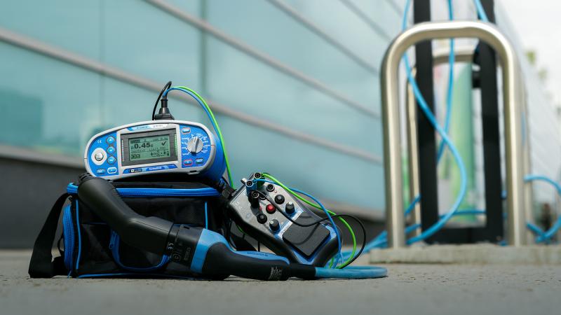 A 1532 XA EVSE adapter