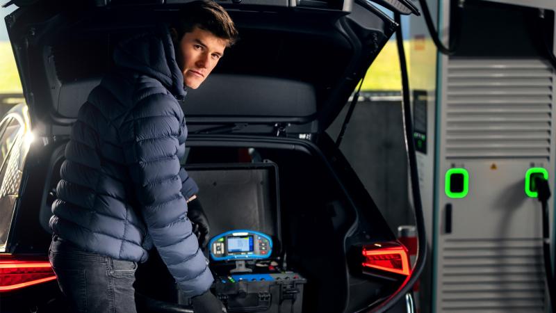 A 1732 DC EVSE Adapter