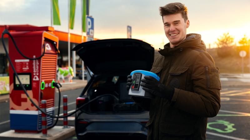 A 1732 DC EVSE Adapter