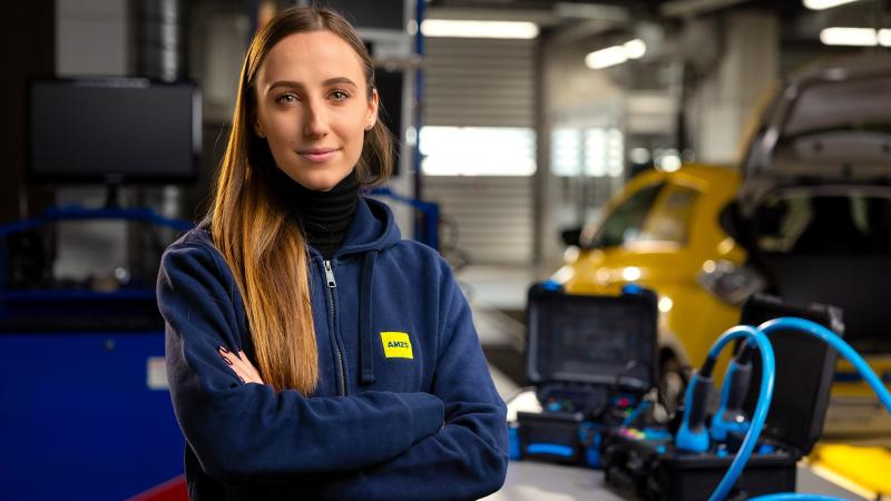 A 1832 Mode 3 Charging Cable Adapter