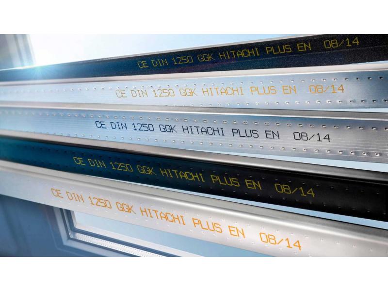 Hitachi UX Serija