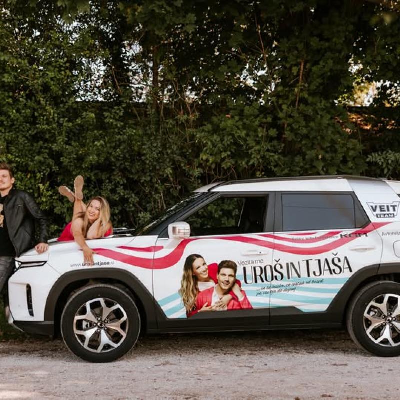 Priljubljena glasbenika Uroš in Tjaša nova ambasadorja naše avtohiše