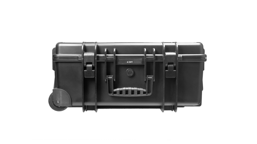 A 1577 Maletin impermeable profesional protector con asa telescopica y ruedas de giro suave.