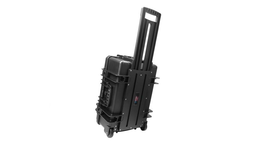 A 1577 Maletin impermeable profesional protector con asa telescopica y ruedas de giro suave.