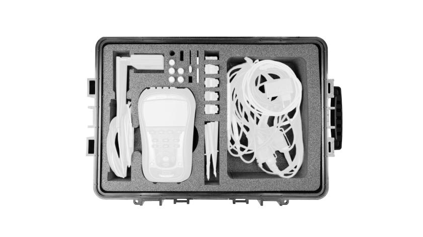 A 1577 Professional protective waterproof case with a telescopic handle and smooth-running wheels