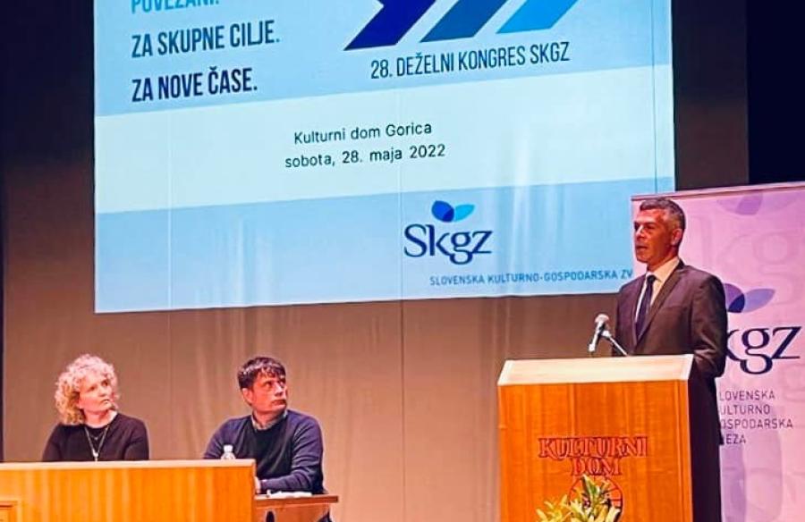 Poslanec Nemec nagovoril udeležence 28. deželnega kongresa SKGZ