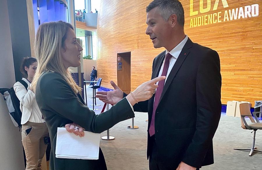 Nemec predsednici EP Roberti Metsoli predstavil projekt EPK Nova Gorica 2025 in jo povabil na obisk