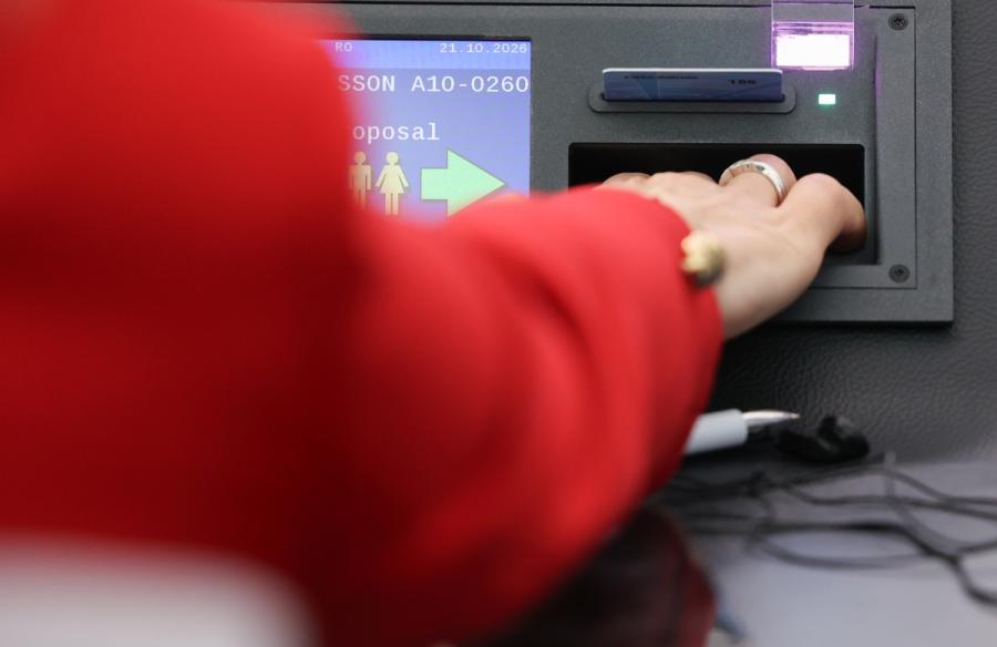 Na pobudo Matjaža Nemca slovenski evropski poslanci pozvali k ukrepanju: Materinstvo ne sme biti ovira pri opravljanju poslanskega mandata