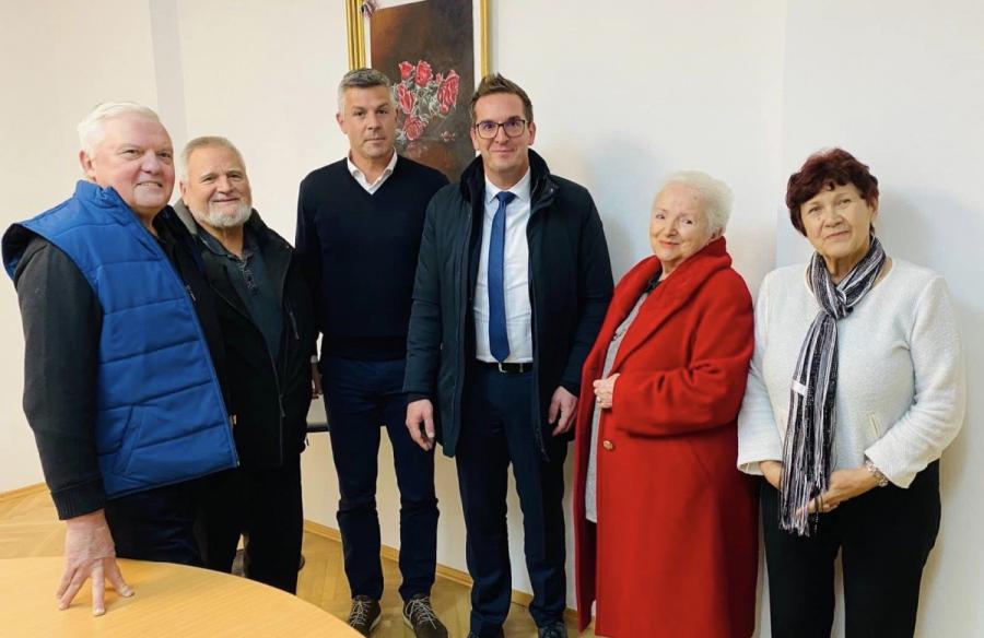 Otvoritev poslanske pisarne NG